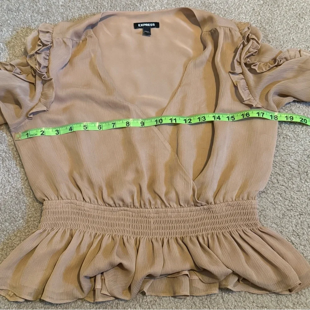 Express V neck smocked cuff peplum top small - Picture 5 of 6